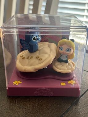 Disney Doorables Blonde Girl & Blue Butterfly Playset - Pink/Cream